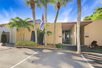 Lake Townhome/Townhouse Sale Pending in Miami Lakes, Florida