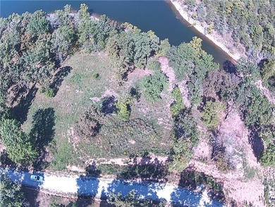 New lakeside community with large waterfront and lake view lots - photo 2