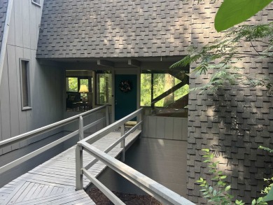 Lake Home For Sale in Tallahassee, Florida