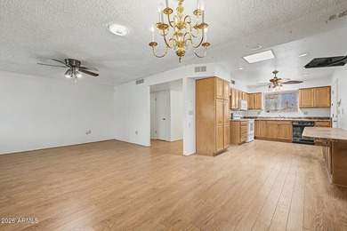 Welcome to this charming cul-de-sac home in the sought-after Sun - photo 12