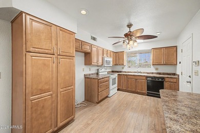 Welcome to this charming cul-de-sac home in the sought-after Sun - photo 14