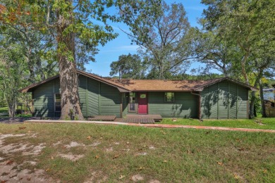 Lakeside Gem on Lake Livingston - Lake Home For Sale in Coldspring, Texas