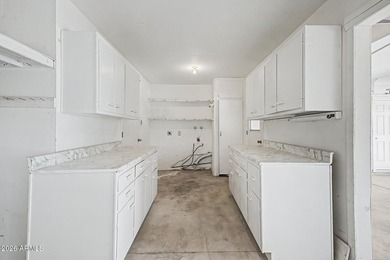 Welcome to this charming cul-de-sac home in the sought-after Sun - photo 28