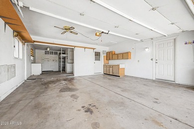 Welcome to this charming cul-de-sac home in the sought-after Sun - photo 31