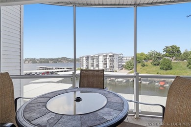 Wow!! Don't miss this Gorgeous walk-in unit at Beautiful Monarch - photo 5