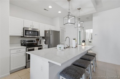 Wow!! Don't miss this Gorgeous walk-in unit at Beautiful Monarch - photo 8