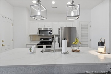 Wow!! Don't miss this Gorgeous walk-in unit at Beautiful Monarch - photo 10