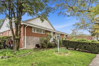 This charming brick detached ranch in Jamaica, Queens offers - photo 2