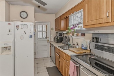 This charming brick detached ranch in Jamaica, Queens offers - photo 9