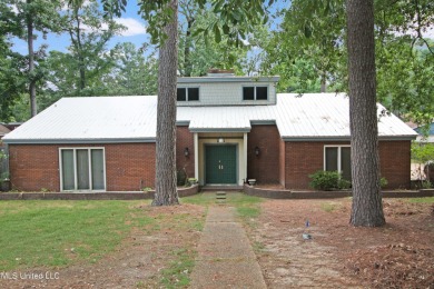 Lake Home Sale Pending in Brandon, Mississippi