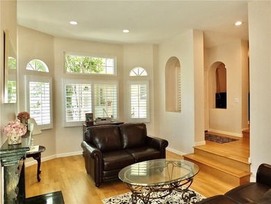 Welcome to this beautifully maintained, move-in-ready townhome - photo 3