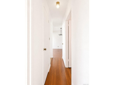 Spacious 2-bedroom co-op in Woodlawn Heights, the most northern - photo 14
