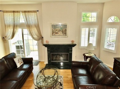 Welcome to this beautifully maintained, move-in-ready townhome - photo 4