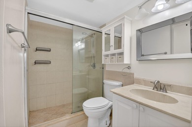 Renovated 2 Bed, 2 Bath Condo in the Heart of Downtown Boca