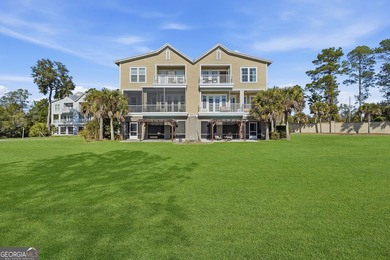 Welcome to 114 Riverfront Circle-an exceptional, fully furnished - photo 3