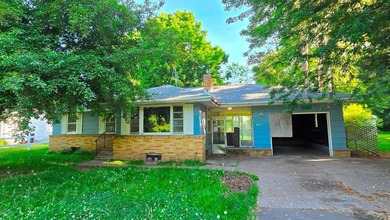 Opportunity knocks at this solid Pine City home situated on a - photo 2