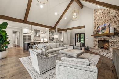 A rare opportunity to own one of the largest waterfront estates - photo 3