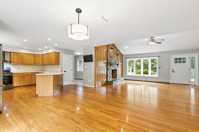 Enjoy the ease of single-level living in this well maintained - photo 12