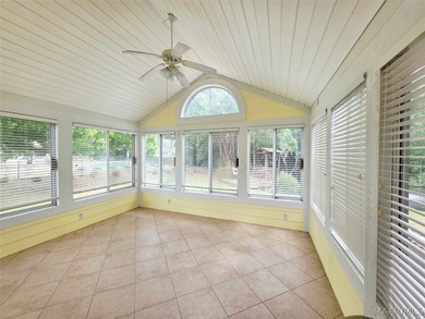 GATED COMMUNITY RESORT-STYLE LIVING! Charming Patio-Home Style - photo 5