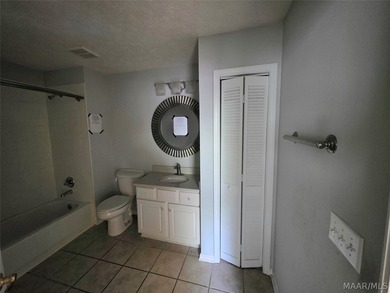 GATED COMMUNITY RESORT-STYLE LIVING! Charming Patio-Home Style - photo 10