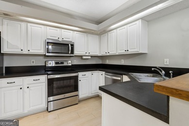 Located in popular neighborhood just minutes from Kings Bay - photo 4