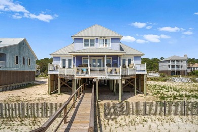 Welcome to paradise!!! Fall in love with this 5-bedroom, 3-bath - photo 2