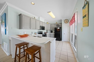 Welcome to paradise!!! Fall in love with this 5-bedroom, 3-bath - photo 6