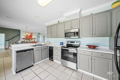 Welcome to paradise!!! Fall in love with this 5-bedroom, 3-bath - photo 7