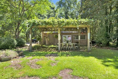 Located in the Montrose area of Fairhope. This one-of-a-kind - photo 20