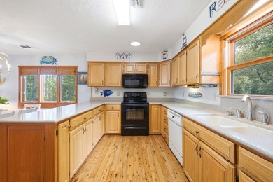 Introducing Bayshore Retreat - a rare 1.4-acre bayfront - photo 27