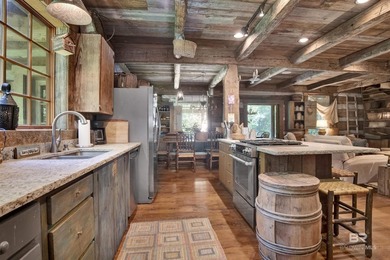 Located in the Montrose area of Fairhope. This one-of-a-kind - photo 38