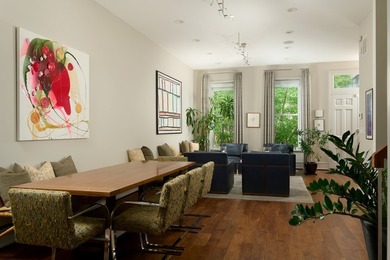 Perfectly positioned in the heart of East Lincoln Park, this - photo 3