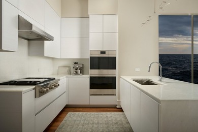 Perfectly positioned in the heart of East Lincoln Park, this - photo 6