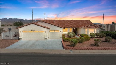 CUSTOM HOME! 3-CAR GARAGE, NO HOA, AND ROOM FOR ALL YOUR TOYS on - photo 2