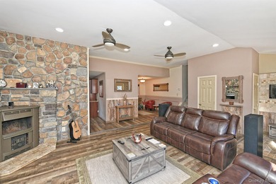 Discover rustic charm and modern comfort in this beautifully - photo 11