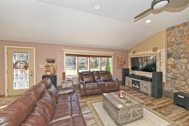 Discover rustic charm and modern comfort in this beautifully - photo 12