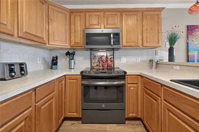 WELCOME TO ISLAND PARADISE CONDOMINIUMS...an intimate 3-story - photo 13