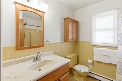 Move right into this bright and airy home! Open concept floor - photo 17