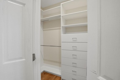 Welcome to 105 N Stallion Drive, where peaceful lakefront living - photo 23