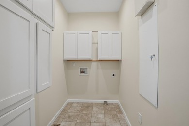 Welcome to 105 N Stallion Drive, where peaceful lakefront living - photo 28