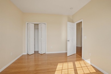 Welcome to 105 N Stallion Drive, where peaceful lakefront living - photo 31