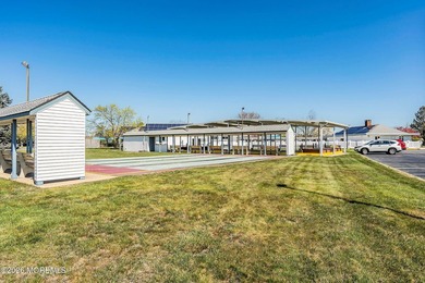 Move right into this bright and airy home! Open concept floor - photo 34