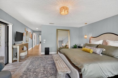 Renovated and ready to move in. This property has it all, open - photo 36