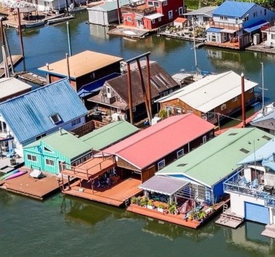 Lake Home For Sale in Scappoose, Oregon