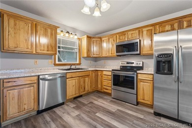 Welcome home to the perfect blend of comfort, outdoor living - photo 2