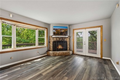 Welcome home to the perfect blend of comfort, outdoor living - photo 7