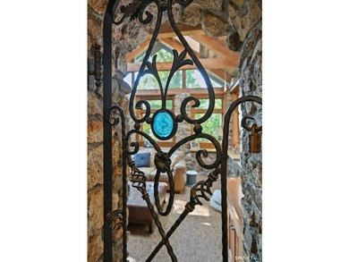 Rare opportunity to own a one-of-a-kind mountain top custom - photo 9