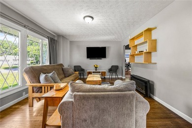 Adorable 2-3 bedroom ranch nestled in an established Greece - photo 9