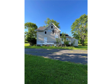 Discover the potential at 6705 E Townline Rd, Williamson, NY - photo 5