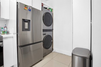Welcome to this bright and inviting 2-bedroom, 1-bathroom condo - photo 11
